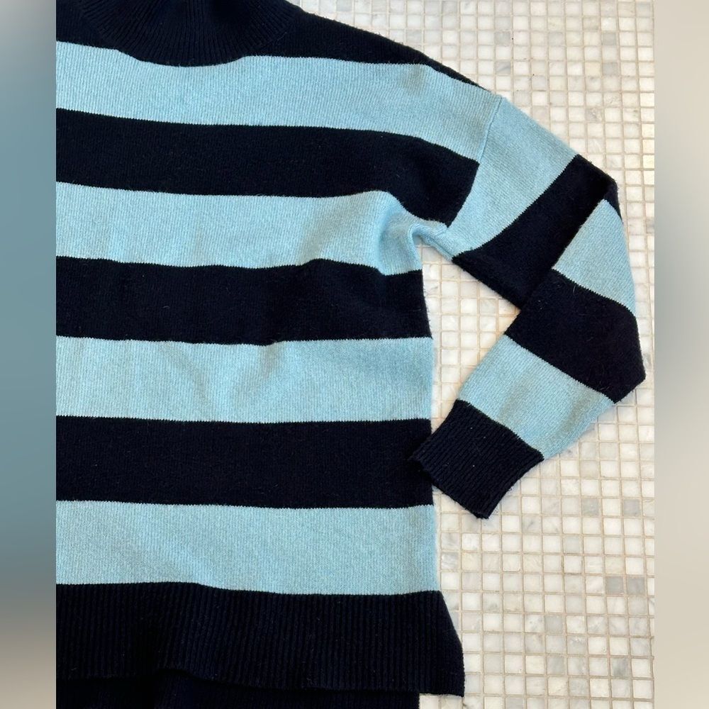 Ann Taylor Loft Long Sleeve Turquoise Navy Striped Turtleneck Sweater - Picture 4 of 9